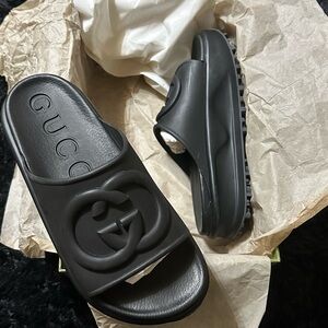 Gucci Interlocking G Logo Black Platform Slides